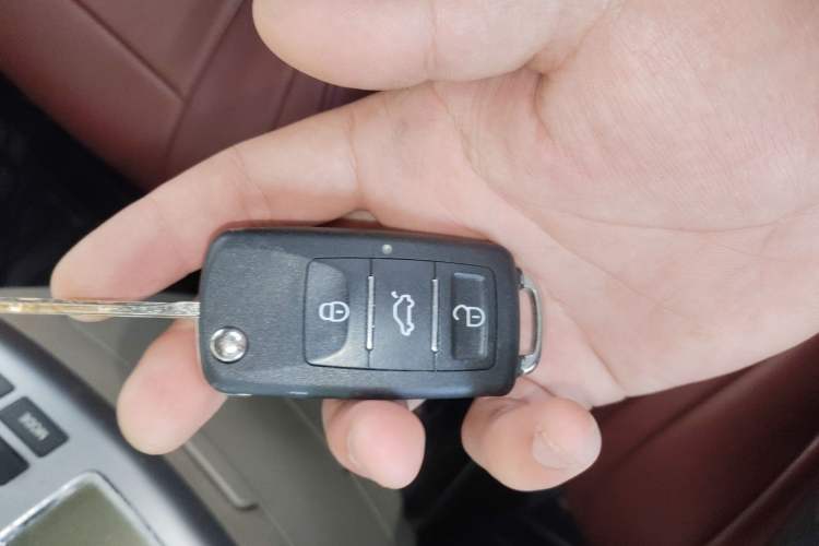 Used Hyundai Celesta 2011 1.6L Automatic Luxury Version Vehicle Key