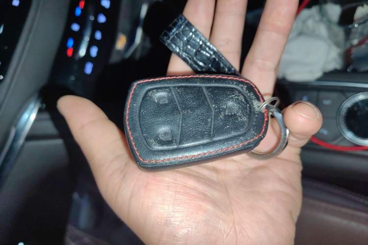 Used Cadillac XT5 2020 28T Tech Edition Vehicle Key