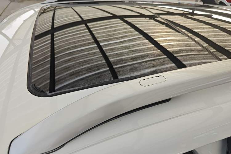 Used Jeep Cherokee 2019 2.0T Four-Wheel Drive Explorer Edition China VI Emission Standard