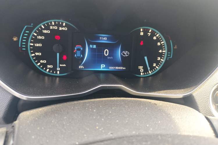 Used Soueast DX7 2016 1.5T Automatic Glory Edition
