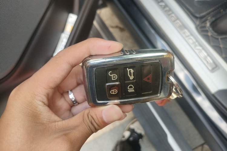 Used Land Rover Range 2021 3.0 L6 Century Extended Classic Edition Vehicle Key