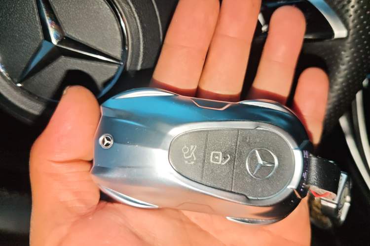 Used Mercedes-Benz C-Class 2023 Revised C 200 L Sport Edition Vehicle Key