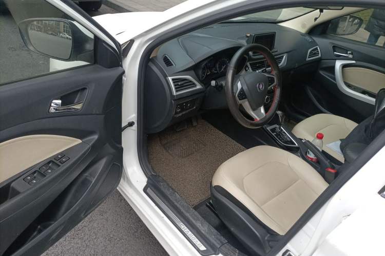 Used CHANGAN Alsvin V7 2015 1.6L Automatic Enjoyment Model China IV Standard
