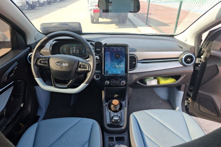 Used Chery Little Ant 2022 Sweet Pink Edition Half-Sugar Version Lithium Iron Phosphate 29.2 kWh 30 kW 301 km Center Console