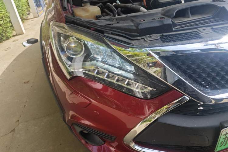 Used BYD Tang New Energy 2015 2.0T Four-Wheel-Drive Flagship Model Right Front Headlight