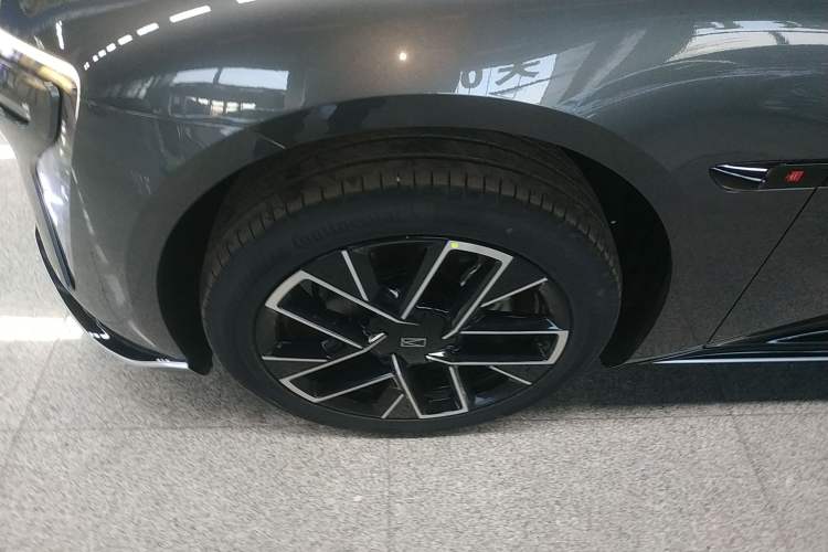 Used Avatr 06 2025 Max All-Electric Version