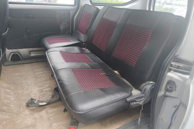 Used Wuling Zhiguang 2010 1.0L New Version Practical Edition with Short Body
