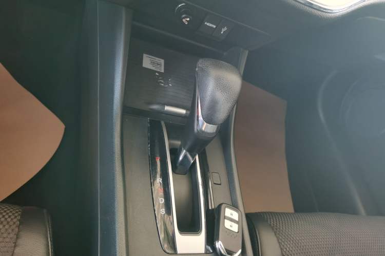 Used Honda Jade 2016 1.8L Automatic Comfort Elite Version 5 Seats
