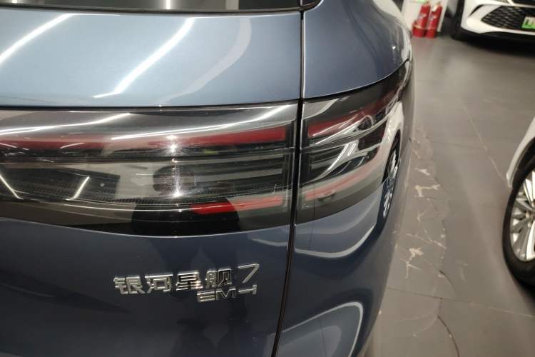 Used Geely Galaxy Xingjian 7 EM-i 2025 120km Flagship Edition Right Rear Taillight