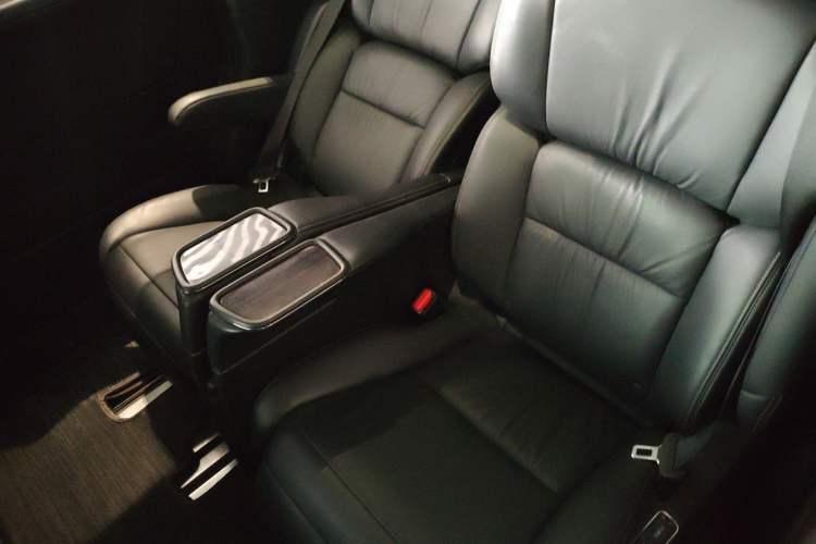 Used Honda Elysion 2016 2.4L Luxury Edition