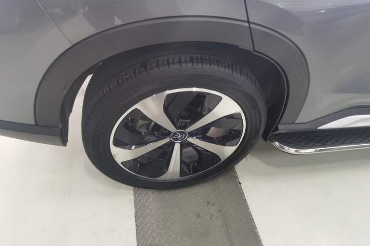 Used BYD Song PLUS New Energy 2021 DM-i 51KM Prestige Model Right Rear Wheel Hub