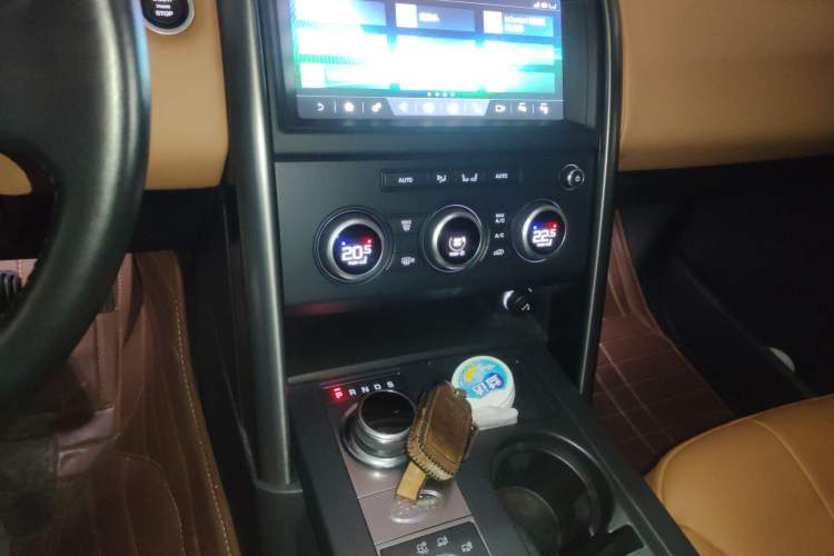 Used Land Rover Discovery 2020 2.0T 30th Anniversary Special Edition Audio And AC Panel