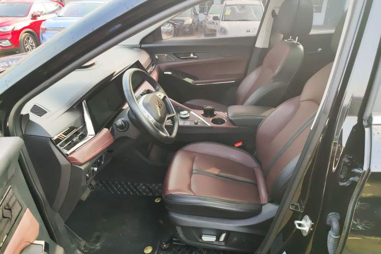 Used SOL X8 PLUS 2023 1.5 TGDI DCT ZhiShang Edition 7-Seater