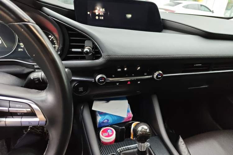 Used Mazda 3 Axela 2020 2.0L Automatic Zhiya Edition Audio And AC Panel