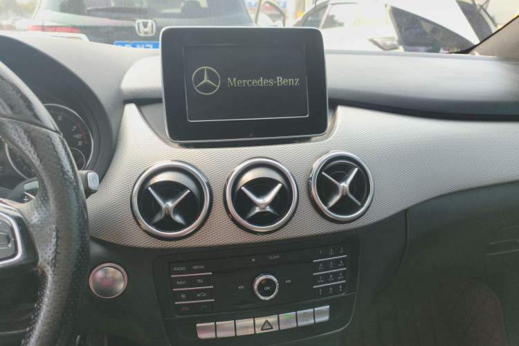Used Mercedes-Benz B-Class 2015 B 200 Fashion Model