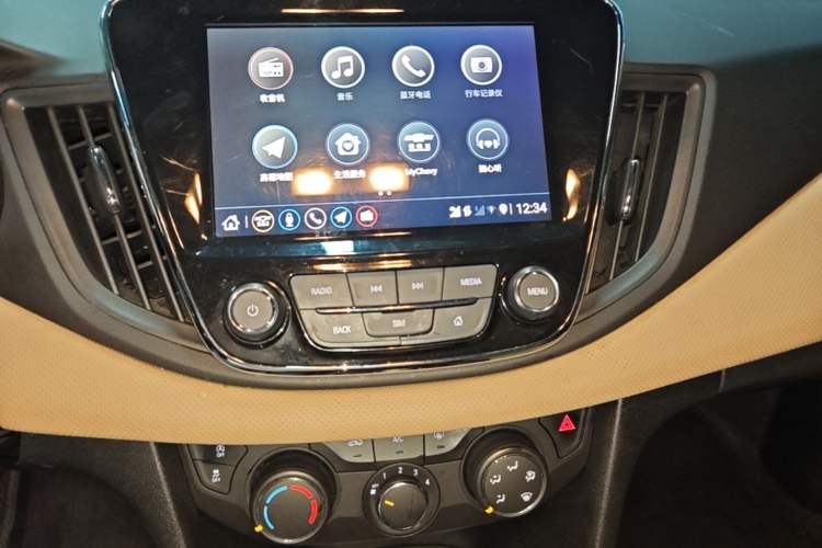 Used Chevrolet Monza 2022 320 Automatic Enjoyment Edition Audio And AC Panel