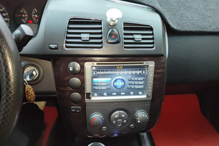 Used Roewe W5 2014 1.8T 2WD Automatic Tharu Special Edition
