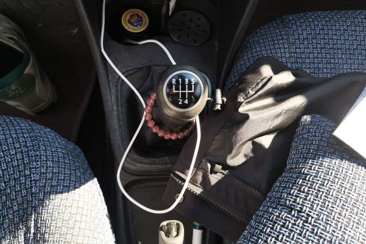 Used Volkswagen Polo 2013 1.4L Manual Fashion Edition Gear Lever