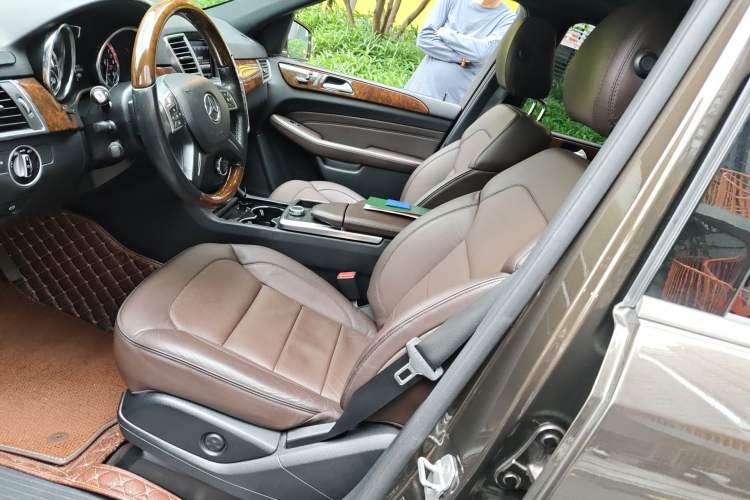 Used Mercedes-Benz M-Class  Left Front Seat