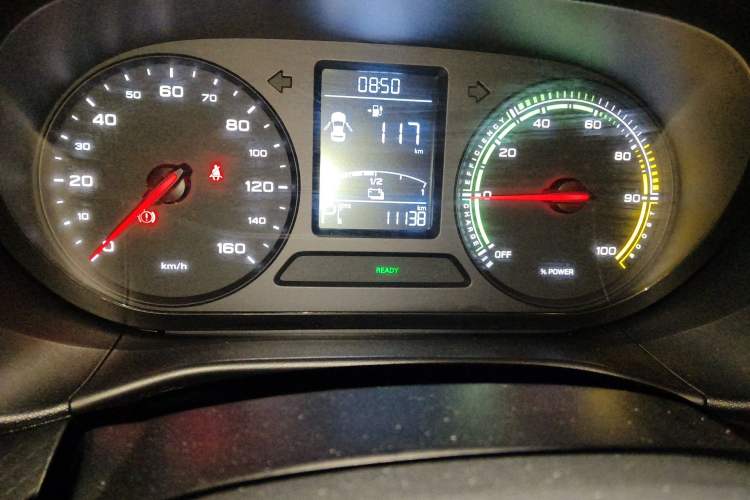 Used Roewe Clever 2021 302 km New Four-Seater Super-Efficient Version Odometer Close Up