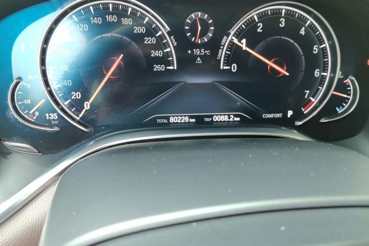 Used BMW 7 Series 2018 730Li Luxury Edition M Sport Package Odometer Close Up