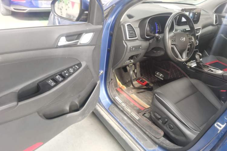 Used Hyundai Tucson 2019 280TGDi Dual-Clutch Two-Wheel Drive Fashion Edition China VI Standard

