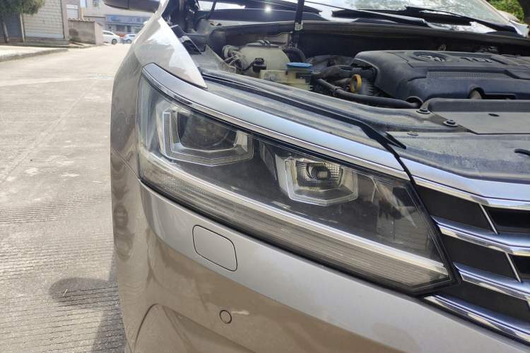 Used Volkswagen Passat 2016 330TSI DSG Prestige Edition Right Front Headlight