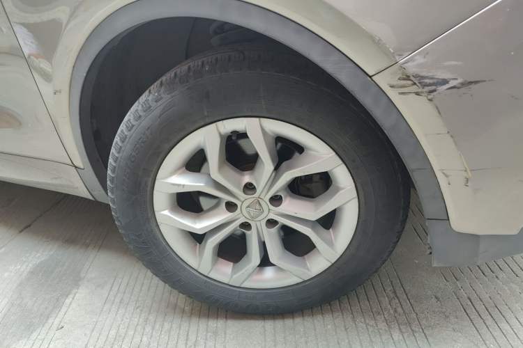 Used BORGWARD BX5 2017 20TGDI Automatic Two-Wheel Drive Pioneer Edition Right Front Wheel Hub