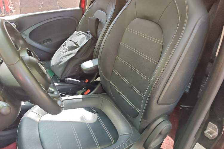 Used smart forfour 2016 0.9T 66 kW Pioneer Edition Left Front Seat