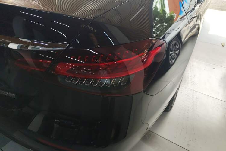 Used Mercedes-Benz E-Class New Energy 2022 Second Facelift E 350 e L Plug-in Hybrid Sedan Right Rear Taillight