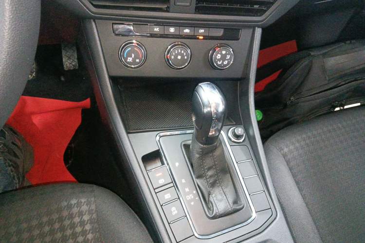Used Volkswagen Bora 2021 1.5L Automatic Fashionable Smart Connectivity Version Gear Lever