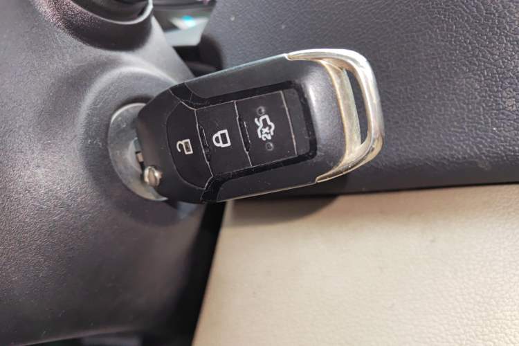 Used Ford Escort 2015 1.5L Automatic Fashion Model Vehicle Key