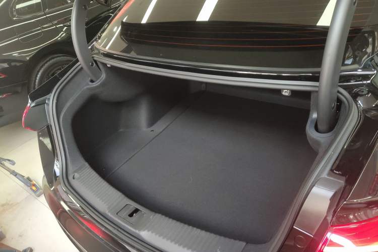 Used Hongqi H5 2024 2.0T Automatic Smart Connect Flagship Edition