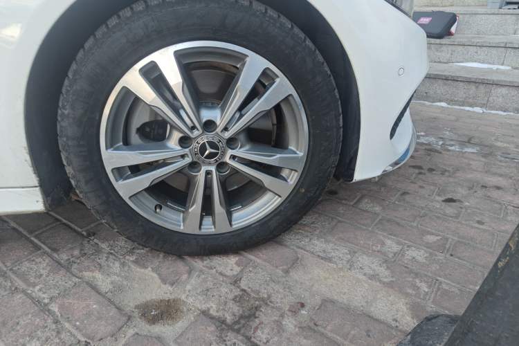 Used Mercedes-Benz C-Class 2018 C 200 L Sport Edition Right Front Wheel Hub