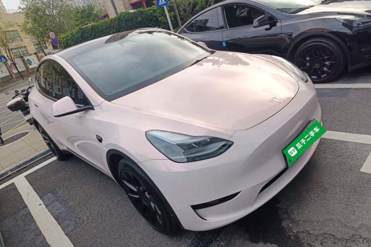 Used Tesla Model Y 2024 Rear-Wheel-Drive Version Front Right 45 Deg