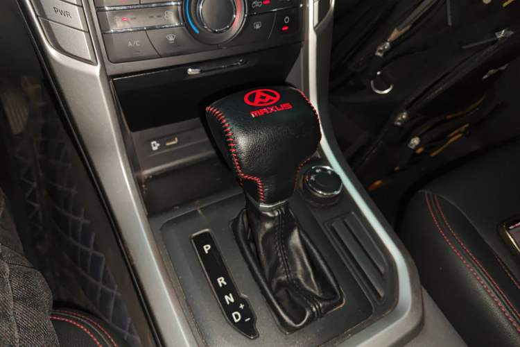 Used SAIC MAXUS T60 2017 2.8T Diesel Automatic 4x4 High-Ride Comfort Edition Standard Cabin China V Emission Standard
