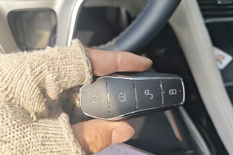 Used BYD Song PLUS New Energy 2023 Champion Edition DM-i 110KM Flagship PLUS Vehicle Key