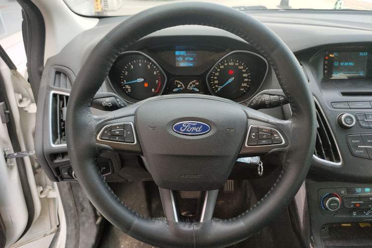 Used Ford Focus 2015 Hatchback EcoBoost 125 Automatic Supreme Style Edition
