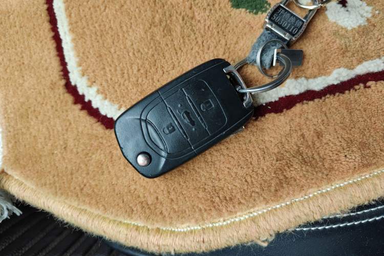 Used Wuling Hongguang 2018 1.5L S Comfort Model L2B Vehicle Key