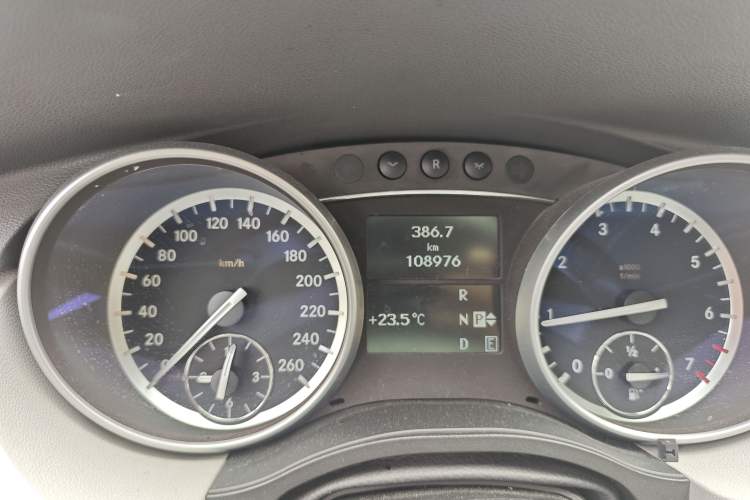 Used Mercedes-Benz R-Class 2011 R 300 L Business Model Instrument Cluster