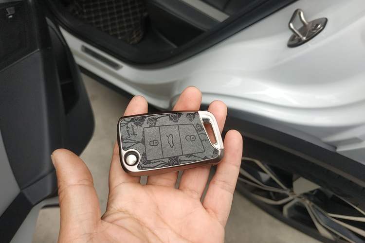 Used Volkswagen T-ROC 2024 300TSI DSG Two-Wheel-Drive Chen Guang Edition