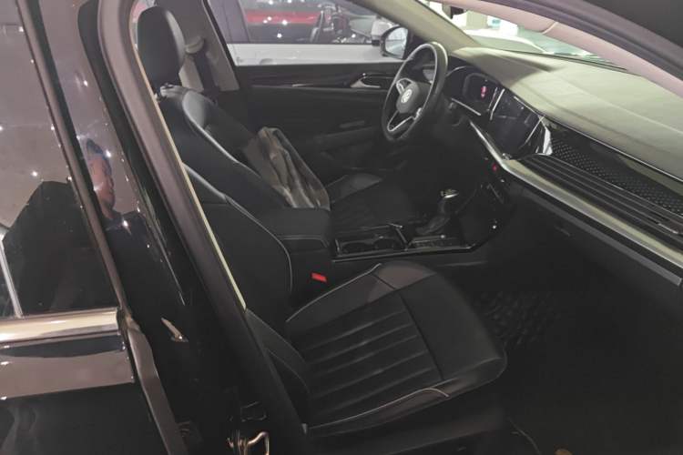 Used Volkswagen Passat 2023 Revised 330TSI Elite Edition Right Front Seat