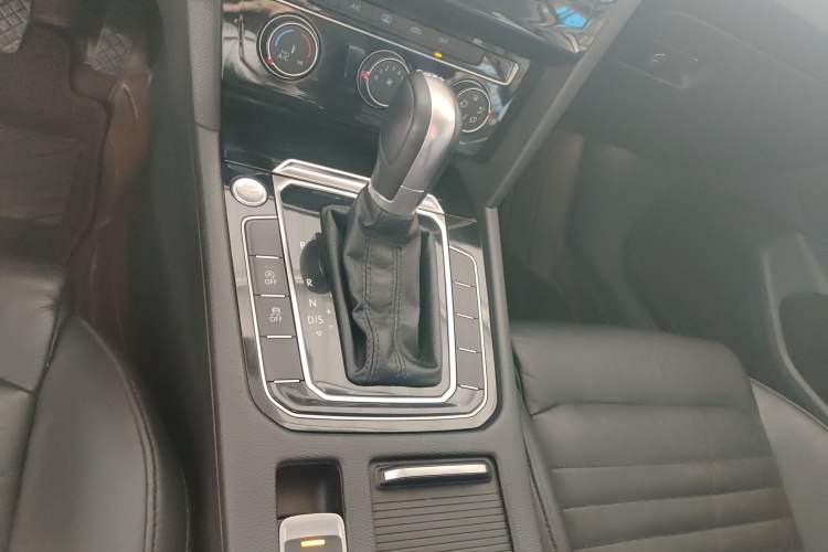 Used Volkswagen Magotan 2017 330TSI DSG Leading Model Gear Lever