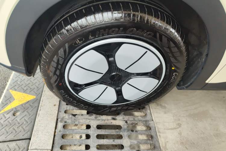 Used Geely Galaxy Geome 2025 310km Youth Edition Exterior 4