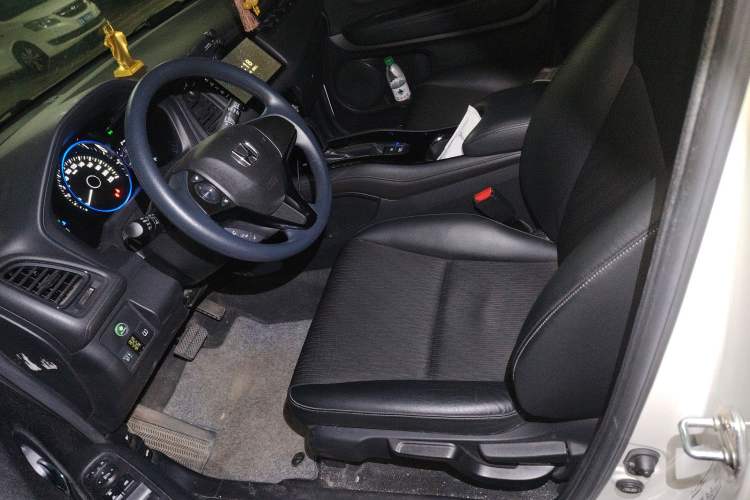 Used Honda Vezel 2020 1.5L CVT Pioneer Edition Left Front Seat