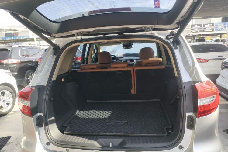 Used Haval H8 2015 2.0T Two-Wheel-Drive Luxury Version