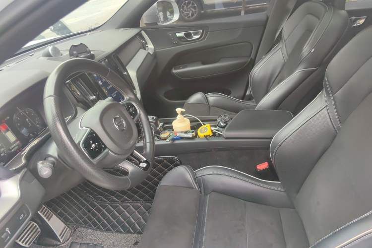 Used Volvo XC60 2018 T5 4x4 Smart & Sporty Edition Left Front Seat