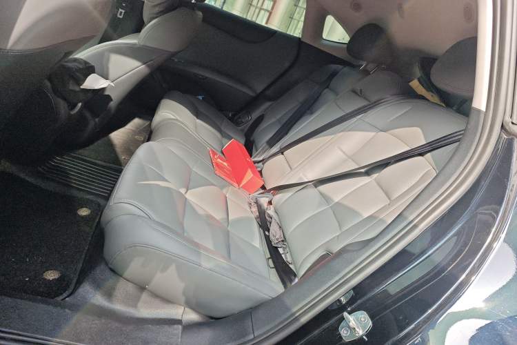 Used IM L6 2024 Max Long-Range Version Left Rear Seat