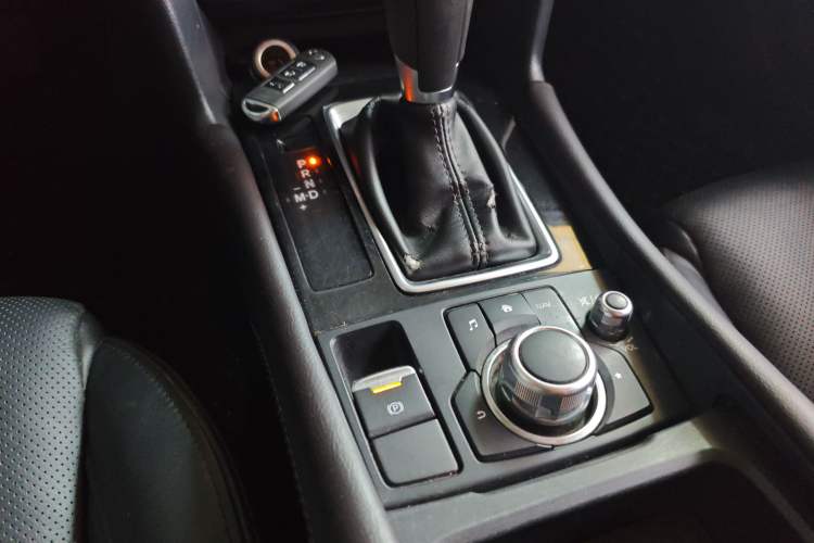 Used Mazda 3 Axela 2017 Sedan 2.0L Automatic Prestige Model China V Standard
