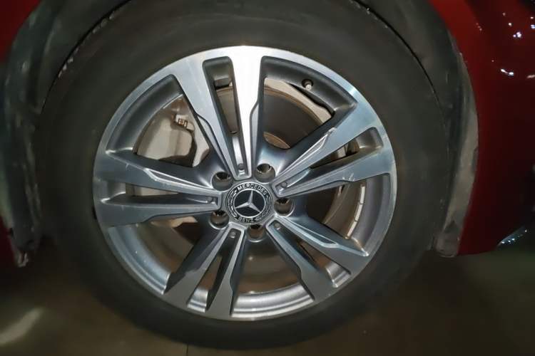 Used Mercedes-Benz C-Class 2018 C 200 L Sport Edition Right Front Wheel Hub